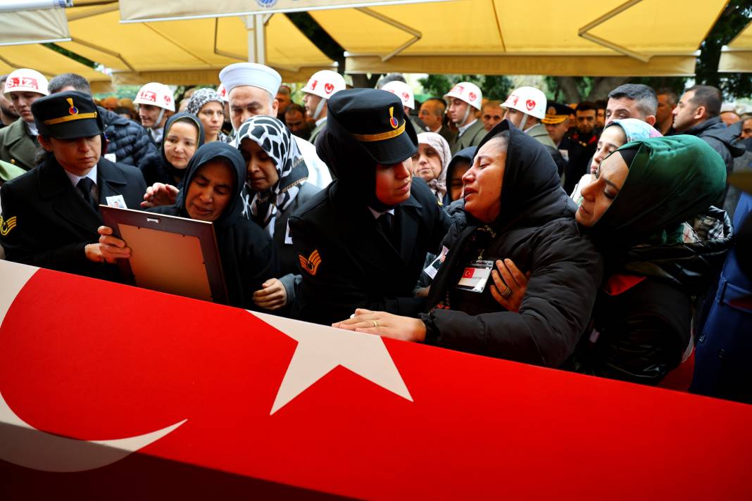 Şehit Uzman Çavuş Eren Kızıldağ'ın eşinden yürek yakan ağıt: Canım eşim, doyamadım Allah'ım 12